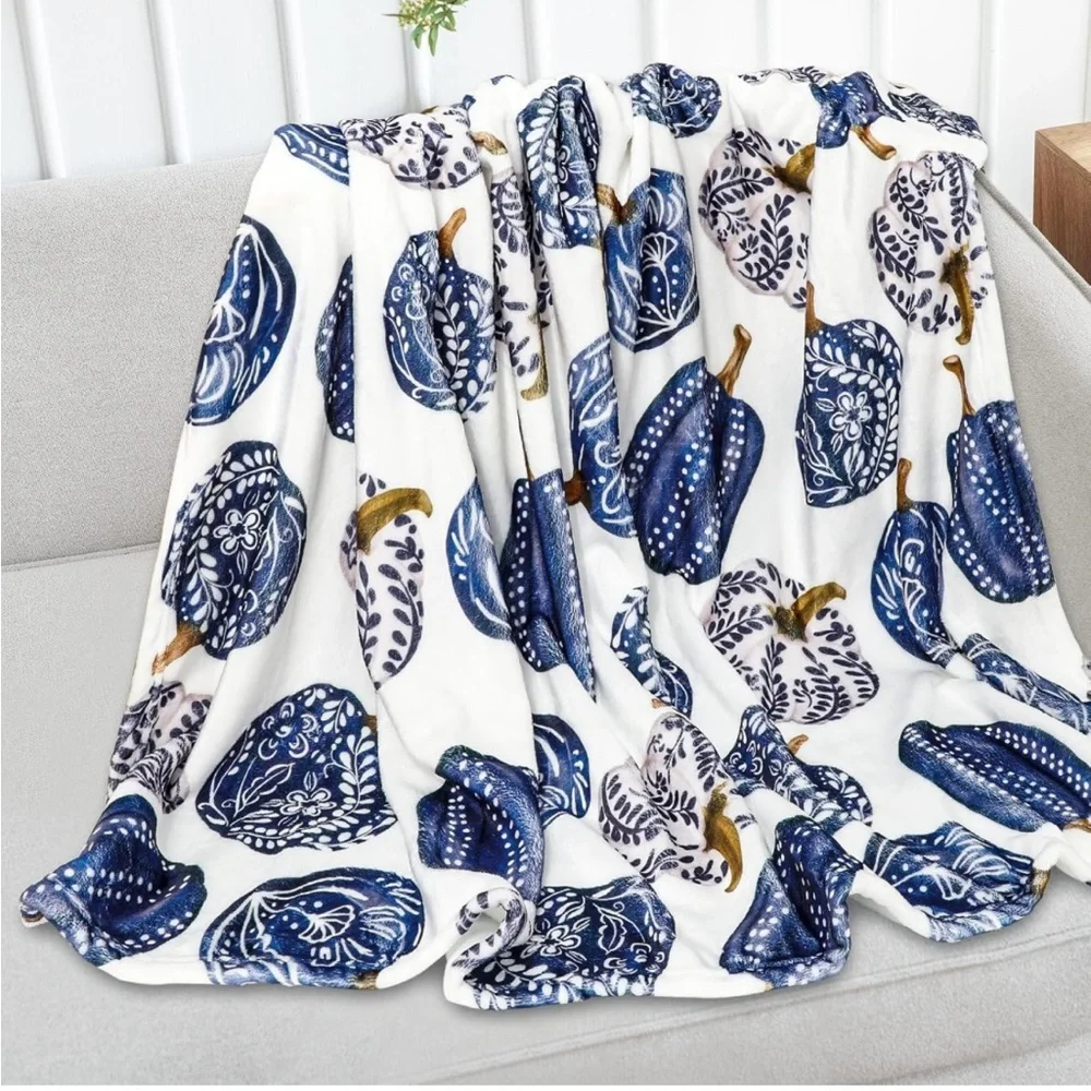 Throw Blanket Soft Fluffy Fall Style Pumpkins 50”x60”
